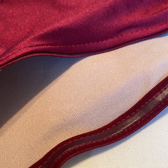 FINAL CHANCE! CLOSET CLOSING! - Picture 6 of 8